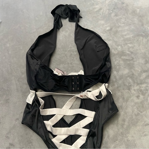 New! Victoria’s Secret Bow-Topped High-Neck Teddy black 4315 - Picture 9 of 10